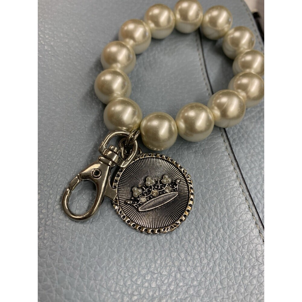 Plunder Winona Pearl Bracelet Keychain With Crown Charm